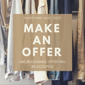 🎉 CLOSET CLEAR OUT 🎉 DONATED BY FRIDAY